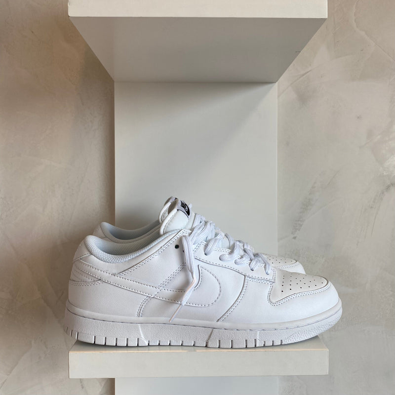 Nk Dunk Low Triple White (Pronta Entrega)