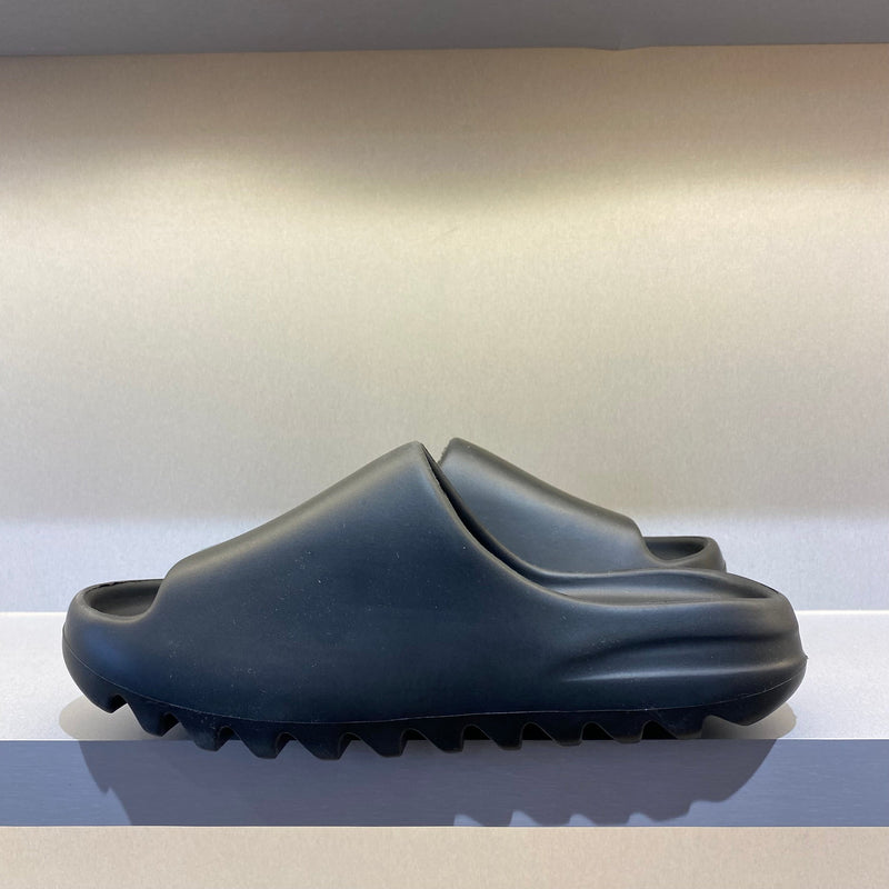 Ad Yeezy Slide Onyx (Pronta Entrega)