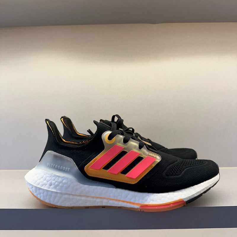 AD Ultraboost 22 Black Turbo Flash Orange