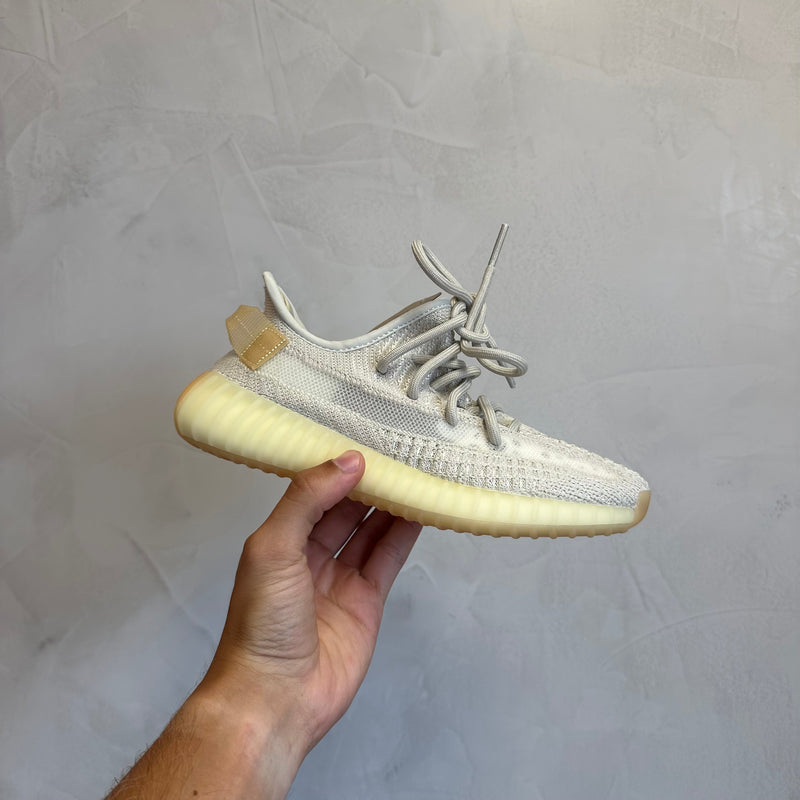 Ad Yeezy Boost 350 V2 Light