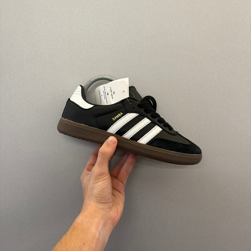 ADSamba Black White