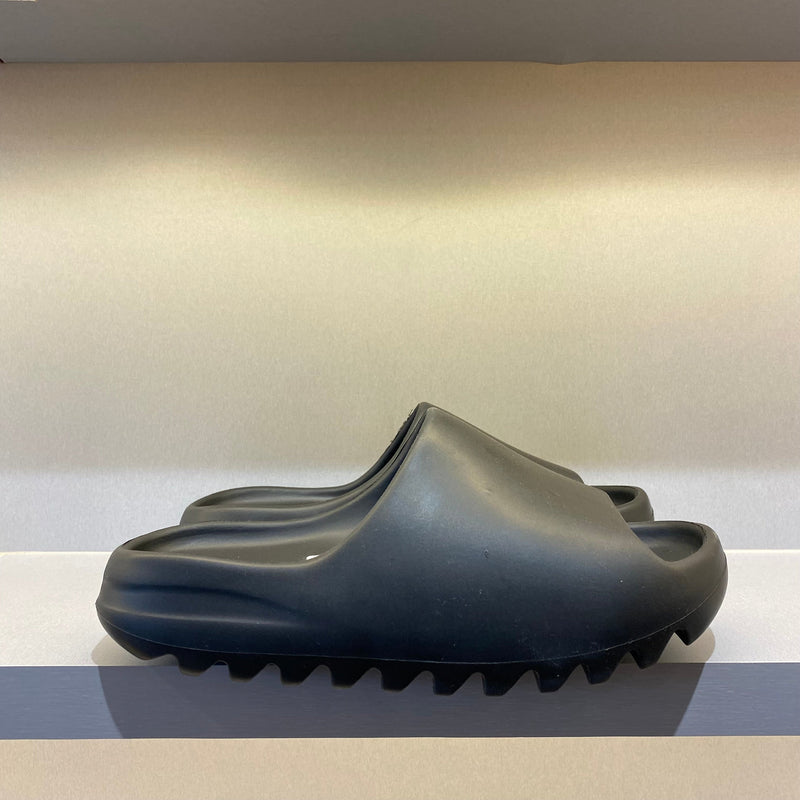 Ad Yeezy Slide Onyx (Pronta Entrega)