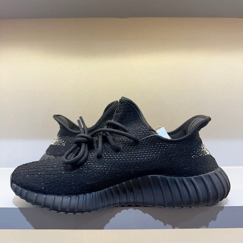 AD Yeezy Boost 350 V2 Oreo