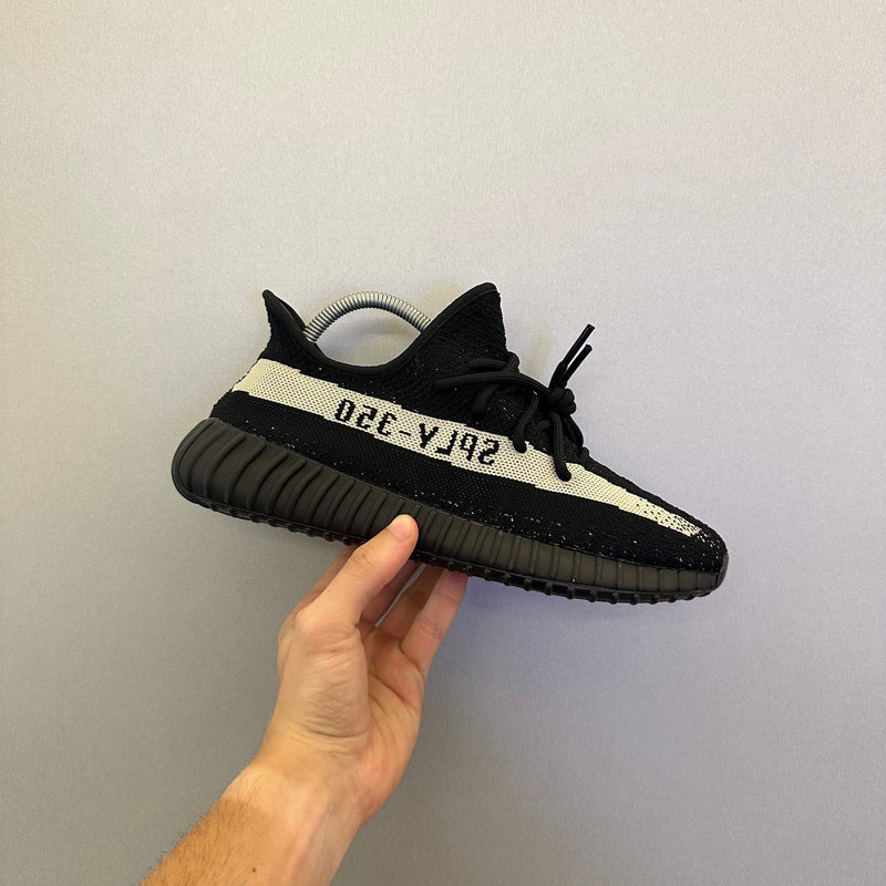 AD Yeezy Boost 350 V2 Oreo