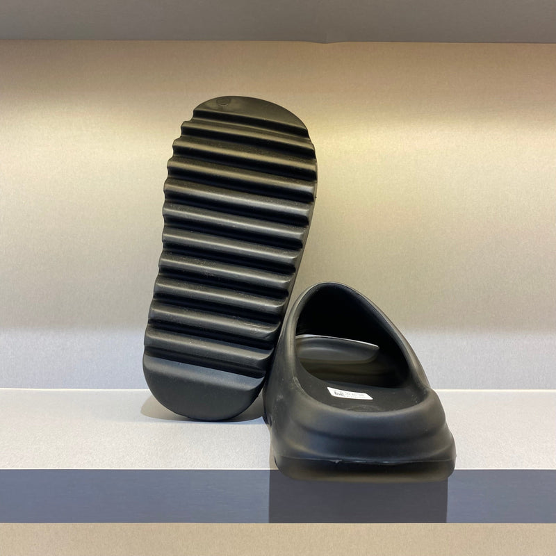 Ad Yeezy Slide Onyx (Pronta Entrega)